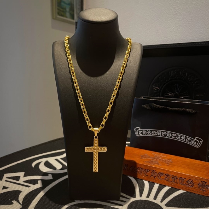 Ch**me He**ts necklaces